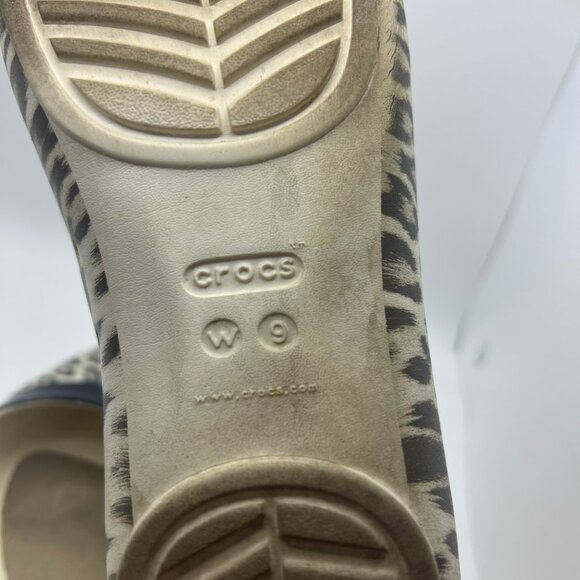 Leopard Print Flats By Crocs Womens Iconic Comfort Slip-On Shoes 9 - Picture 7 of 9